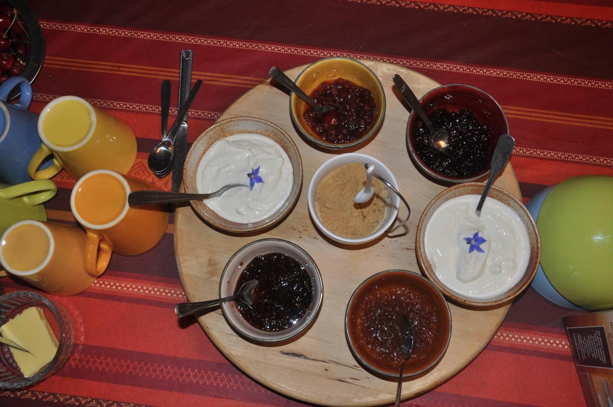 La Source, Vegetarian Guest House Chabeuil Esterno foto