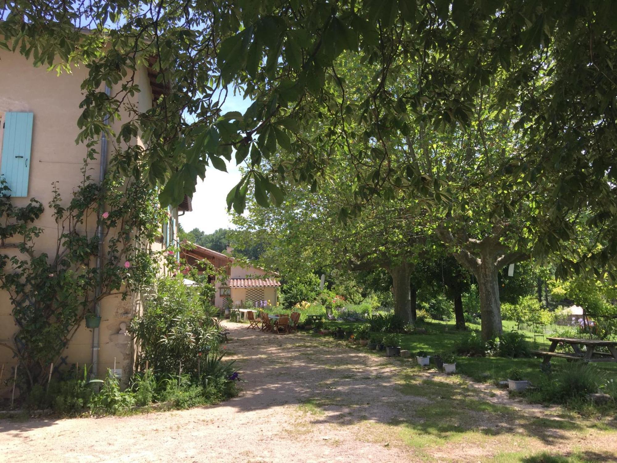La Source, Vegetarian Guest House Chabeuil Esterno foto